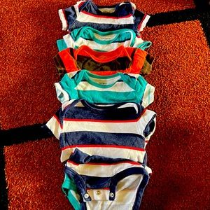5 infant clothes 0-3